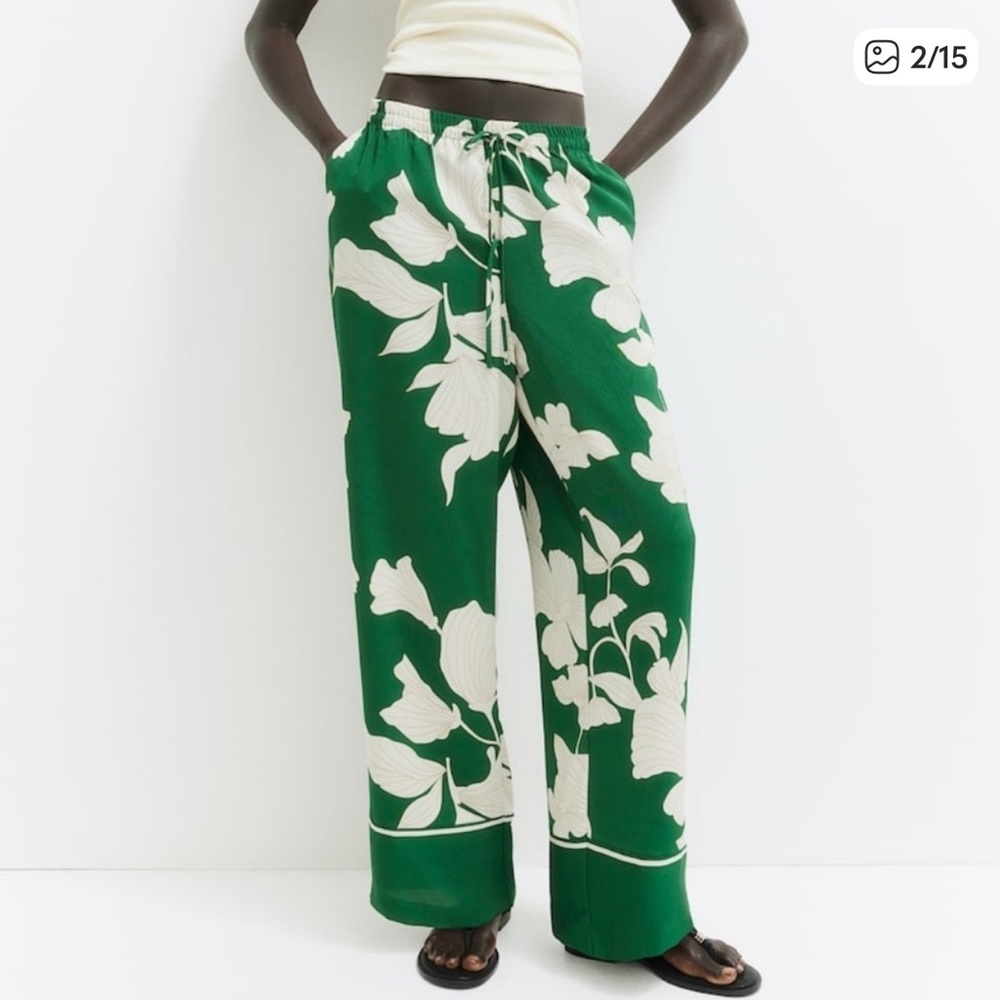 H&M Green Pants with White Leaf Pattern - Picture 12 of 12
